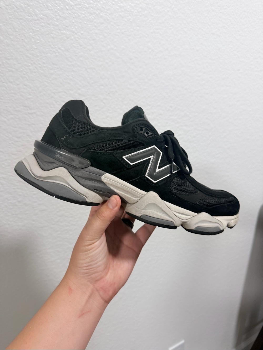 New Balance Black & Gray 9060